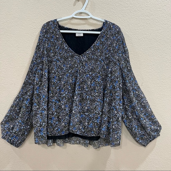 Aritzia Wilfred Daydreamer V Neck Pleated Blue Floral Puff Sleeve Sz XL Boho EUC - Picture 3 of 11